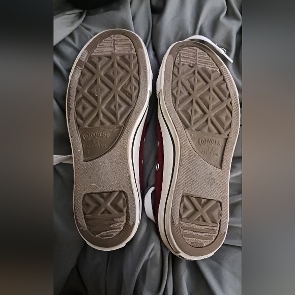 Mens Converse Size 4, Woman's size 6 - Picture 5 of 6